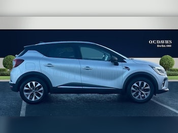 Used Renault Captur 2021 for sale - 76508203: Photo