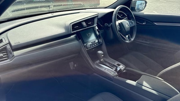 Used Honda Civic 2019 for sale - 75997428: Photo 6