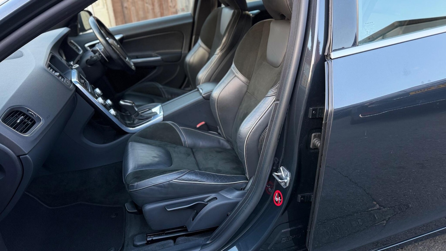 Used Volvo V60 2014 for sale - 77033572: Photo 19