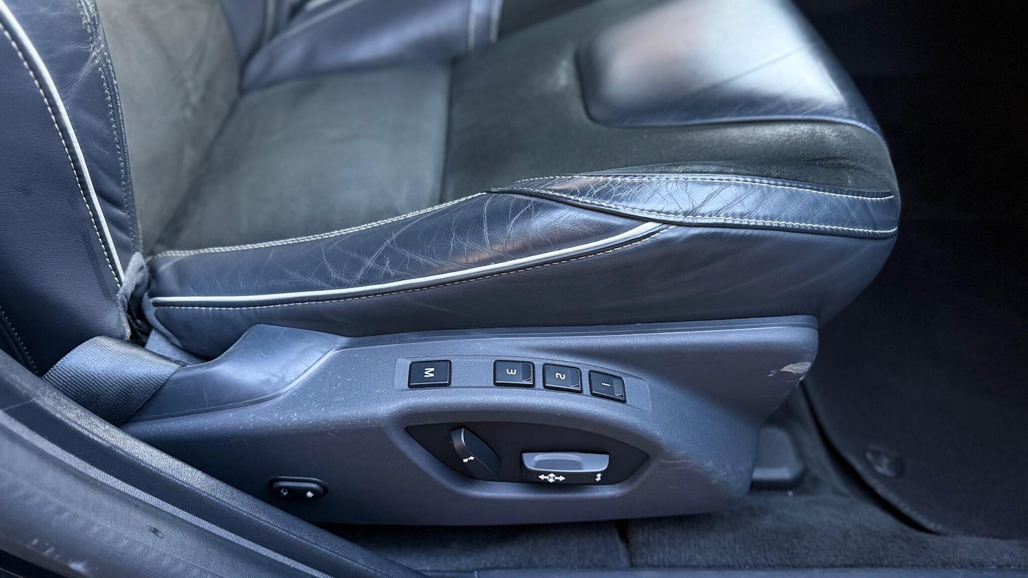 Used Volvo V60 2014 for sale - 77033572: Photo 22