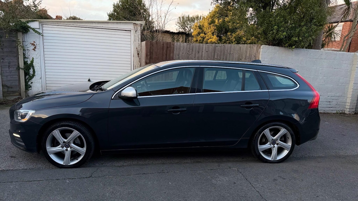 Used Volvo V60 2014 for sale - 77033572: Photo 6