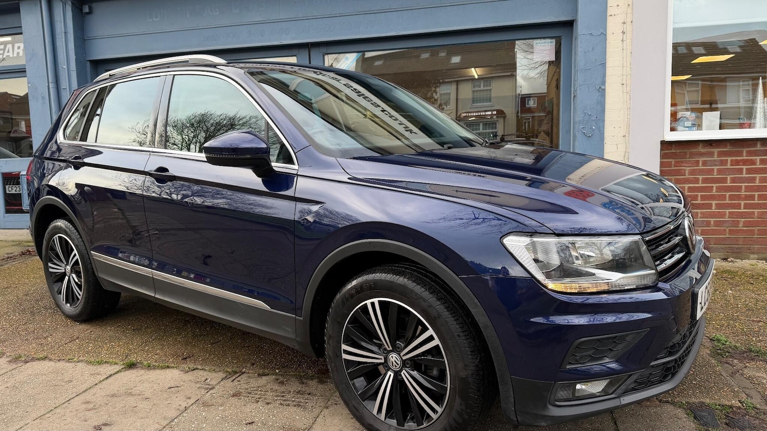 Used Volkswagen Tiguan 2018 for sale - 76830824: Photo 1