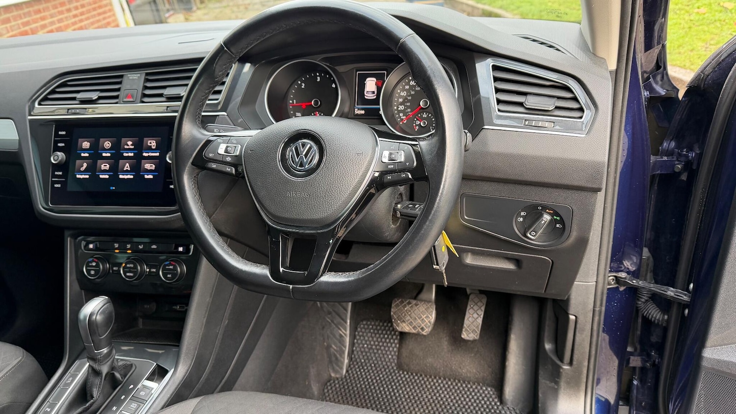 Used Volkswagen Tiguan 2018 for sale - 76830824: Photo 10