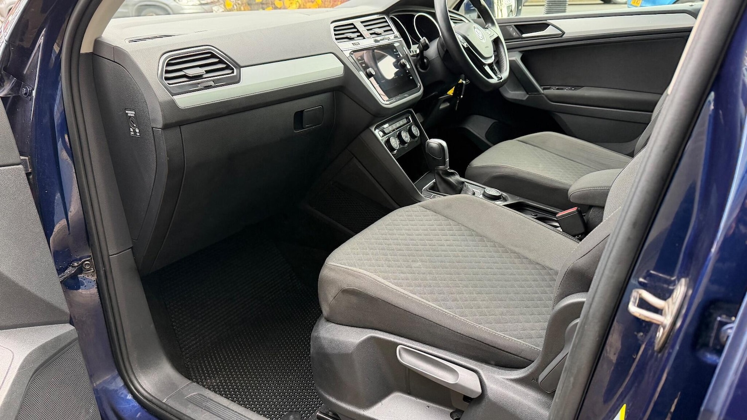 Used Volkswagen Tiguan 2018 for sale - 76830824: Photo 11