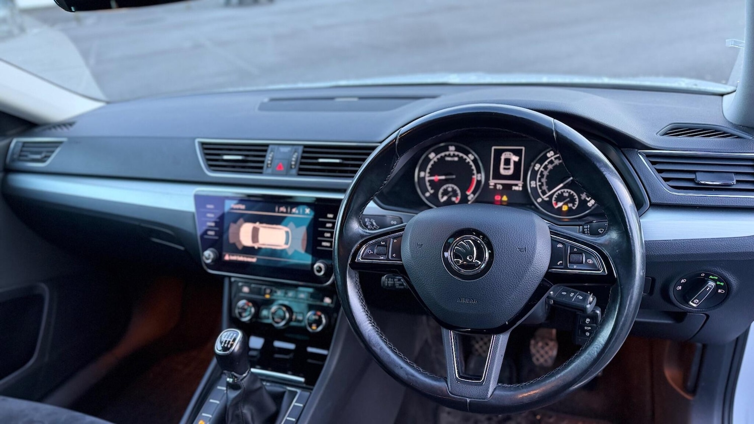 Used Skoda Superb 2017 for sale - 76845395: Photo 17