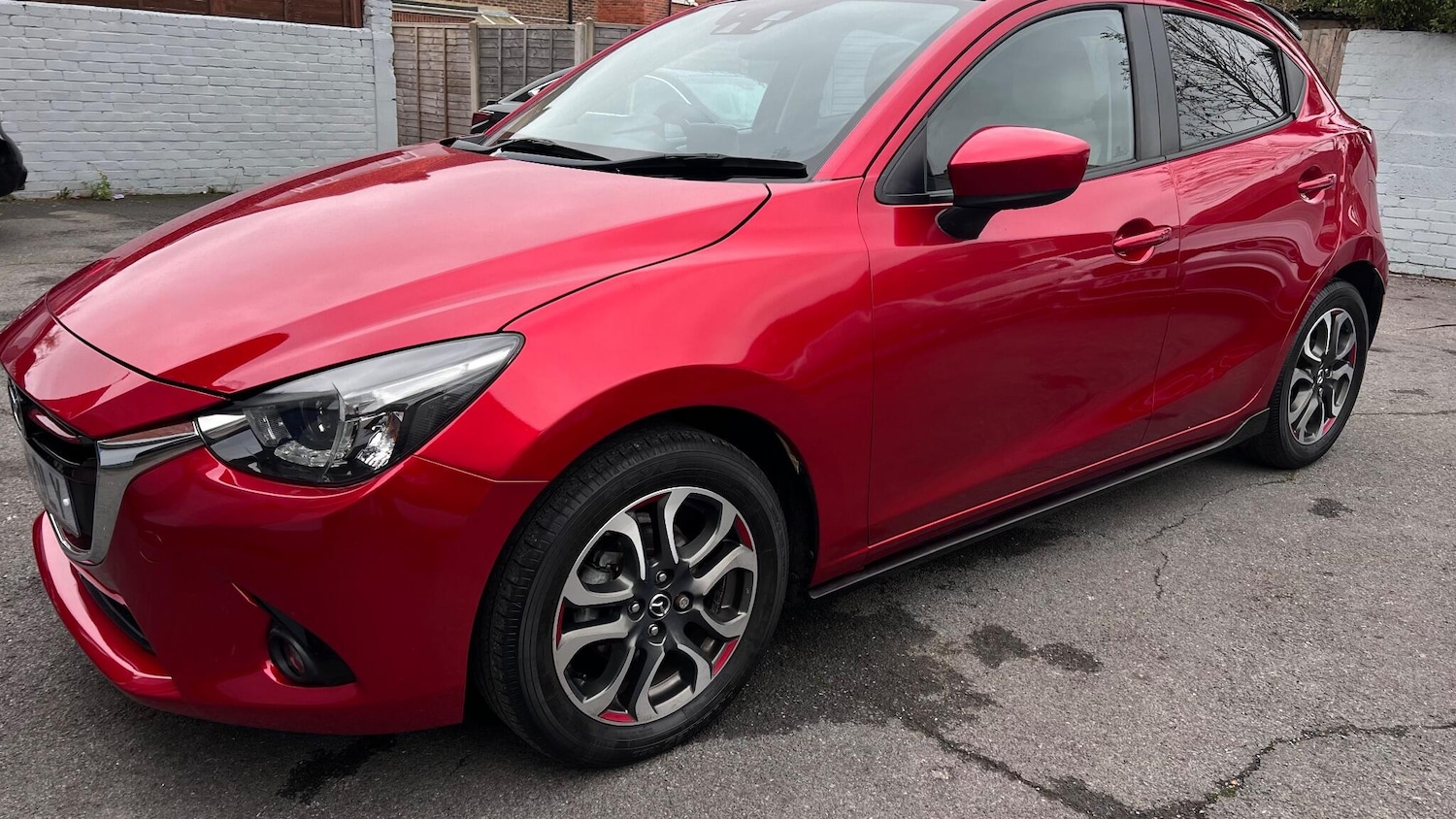 Used Mazda Mazda2 for sale - 76531524: Photo 2