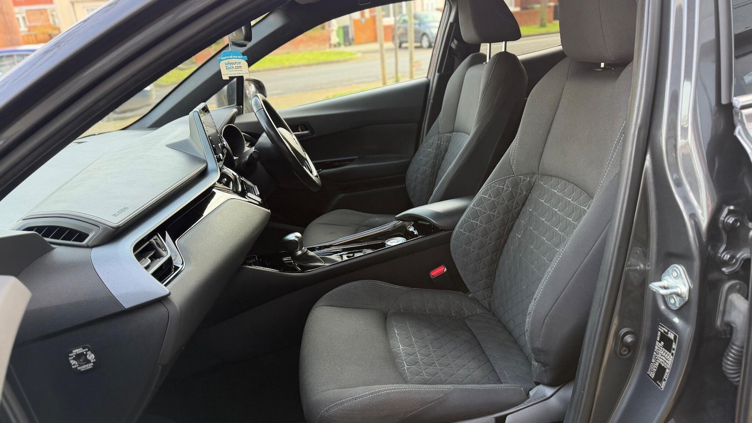 Used Toyota C-HR 2020 for sale - 76845417: Photo 12