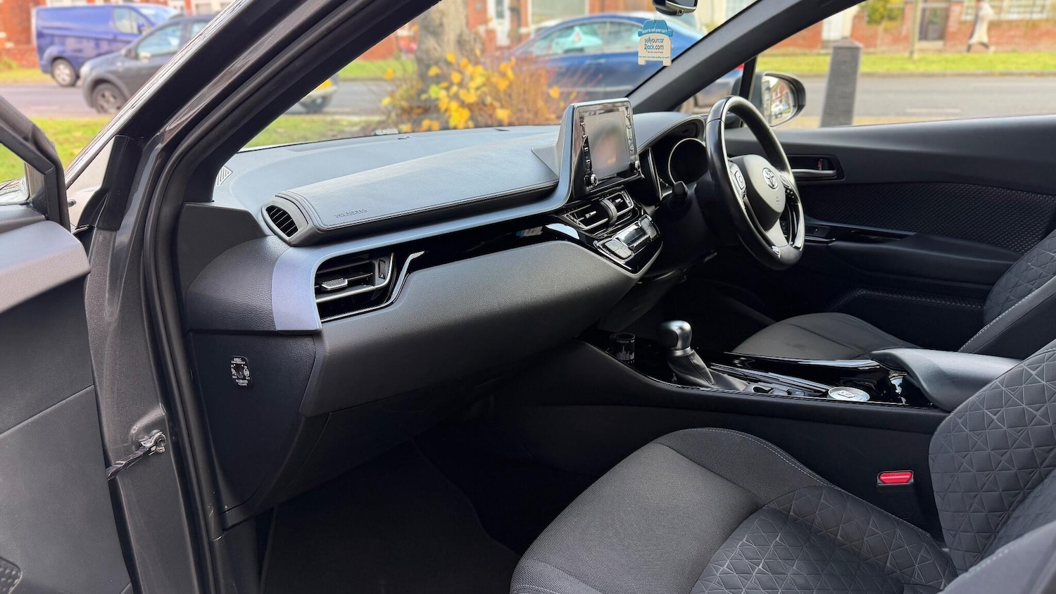 Used Toyota C-HR 2020 for sale - 76845417: Photo 13