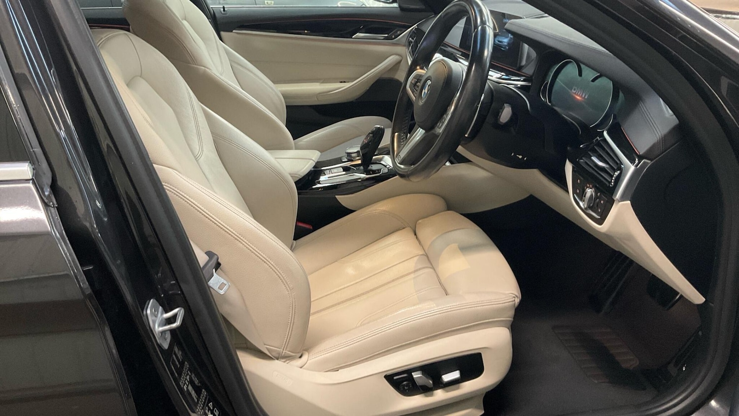 Used BMW 5 Series 2017 for sale - 76545962: Photo 14