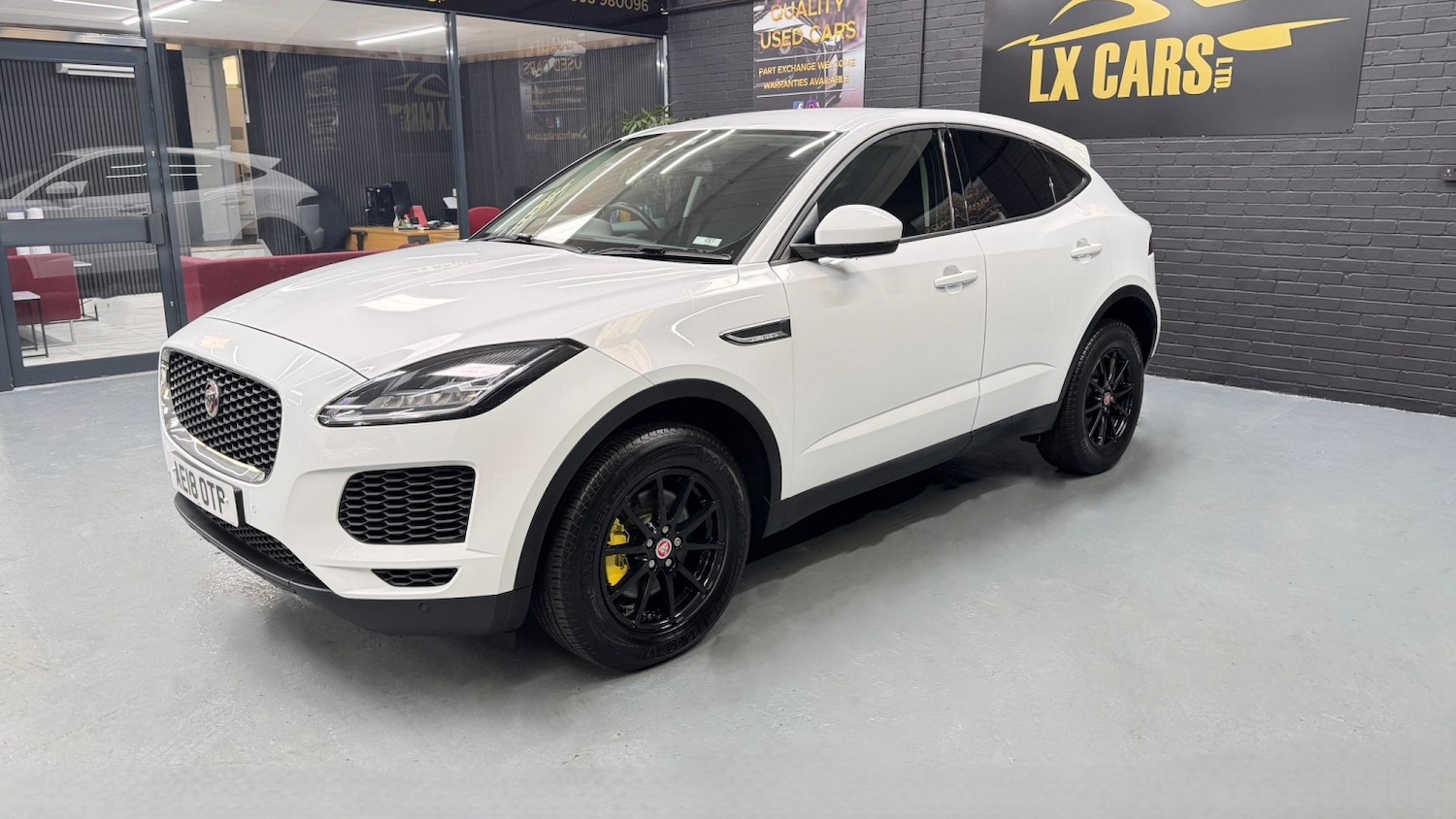 Used Jaguar E-Pace 2018 for sale - 77662201: Photo 1