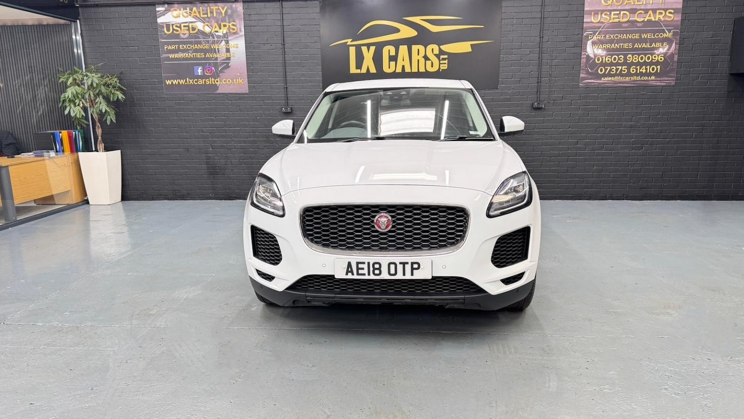 Used Jaguar E-Pace 2018 for sale - 77662201: Photo 2