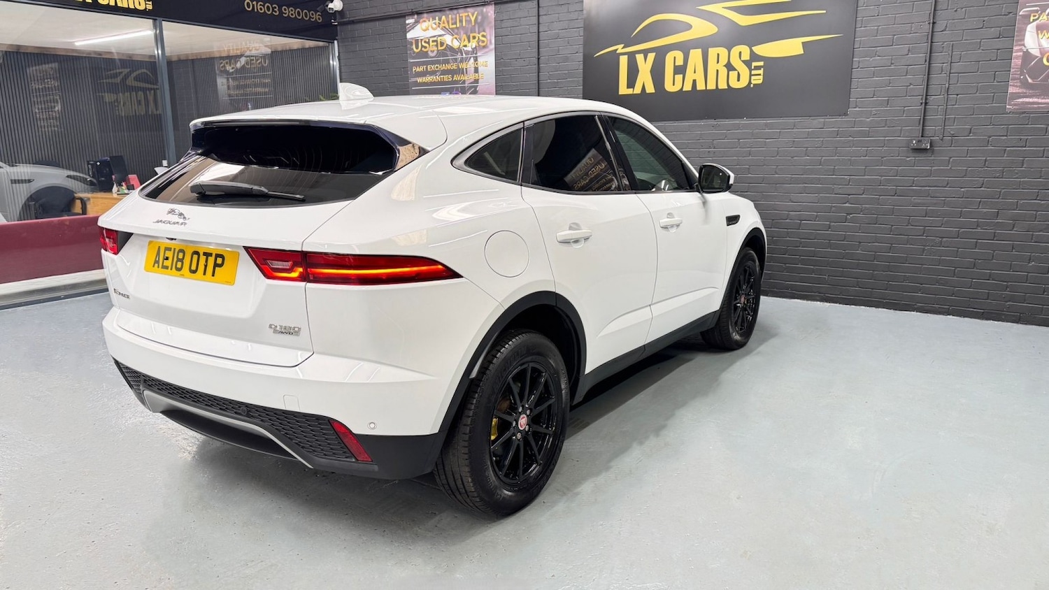 Used Jaguar E-Pace 2018 for sale - 77662201: Photo 7