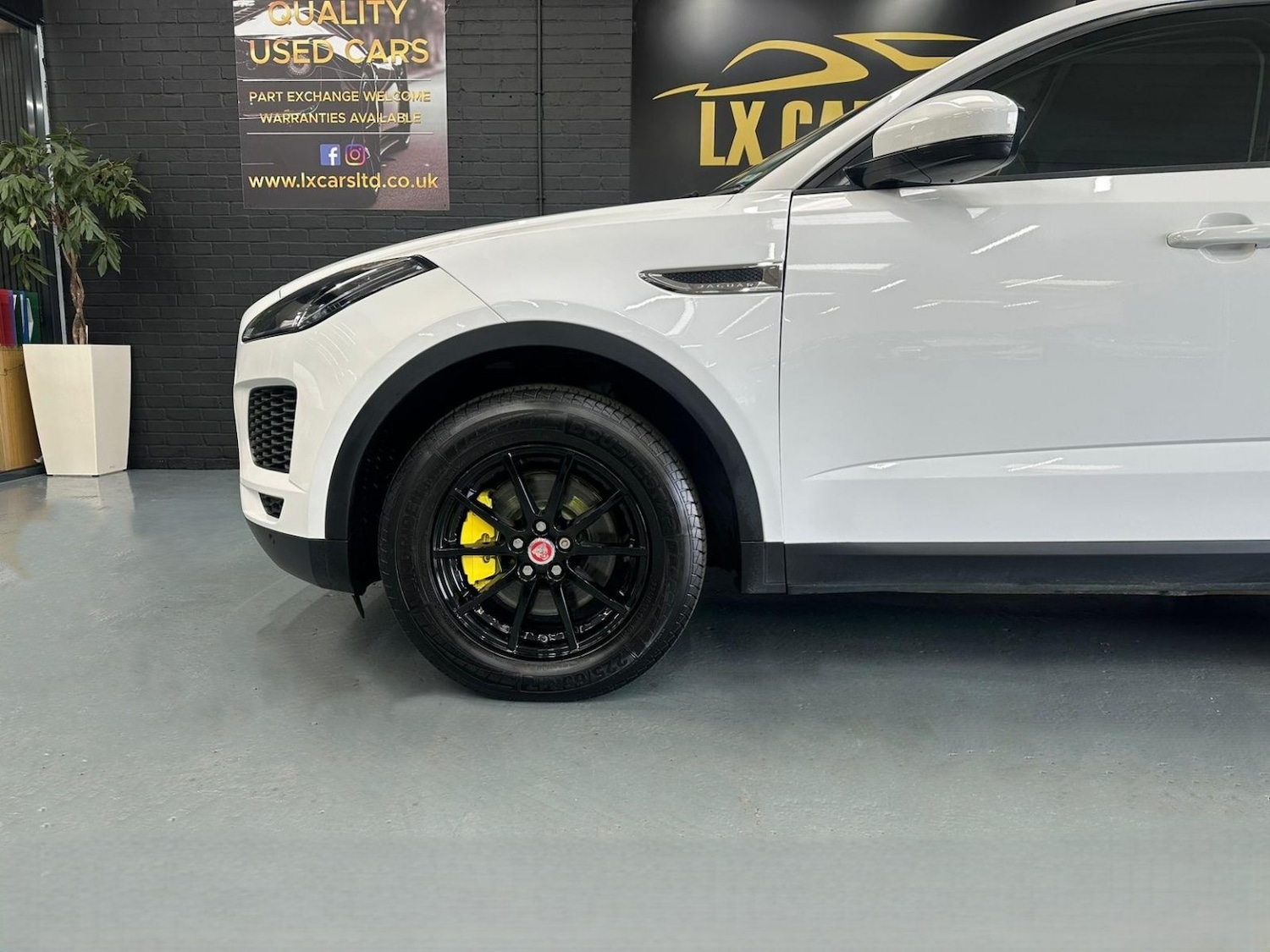 Used Jaguar E-Pace 2018 for sale - 77662201: Photo 9