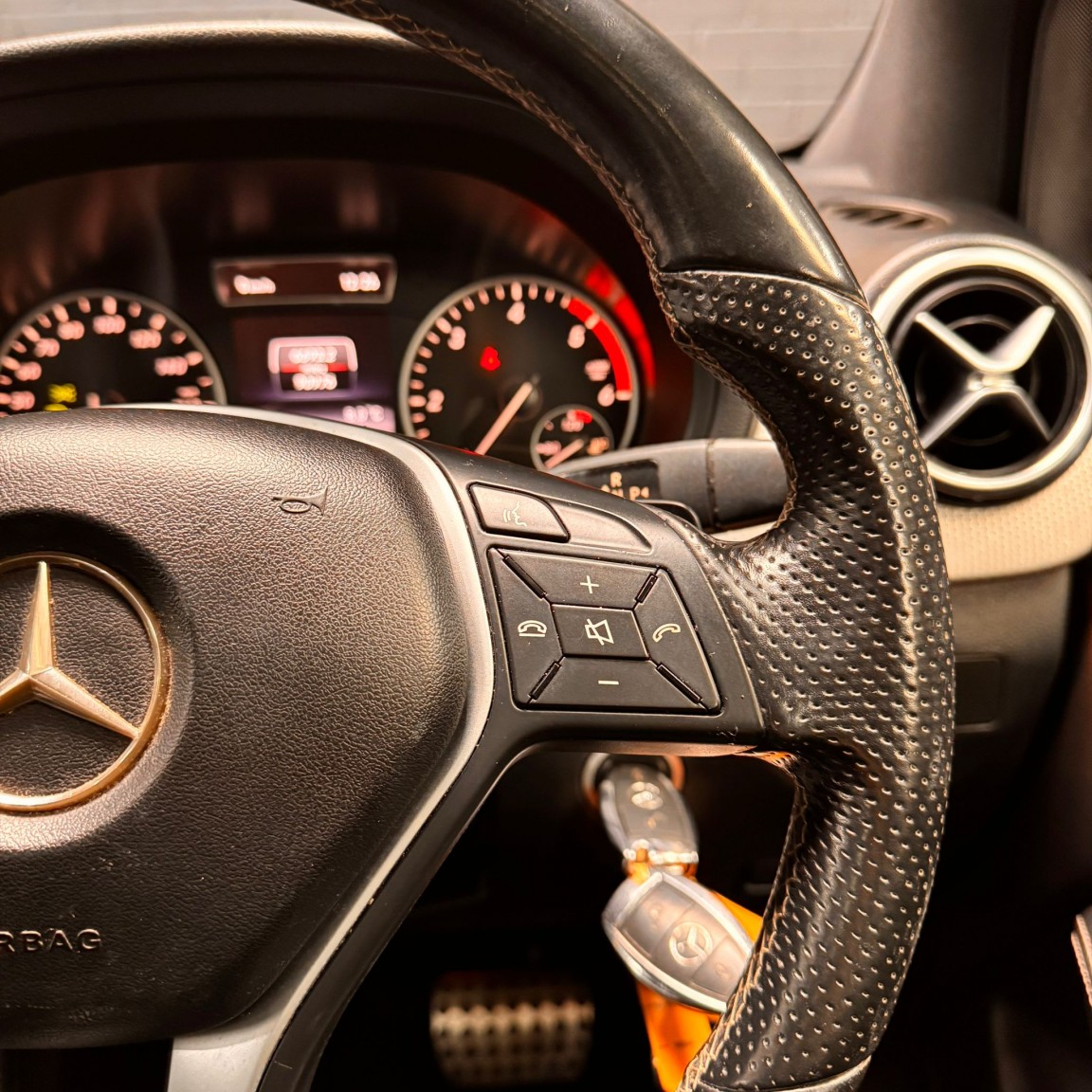 Used Mercedes-Benz B Class 2014 for sale - 77663287: Photo 25