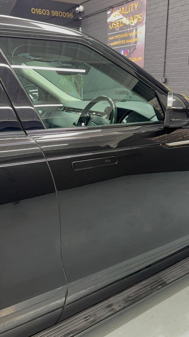 Used Land Rover Range Rover Velar 2017 for sale - 77662191: Photo 22