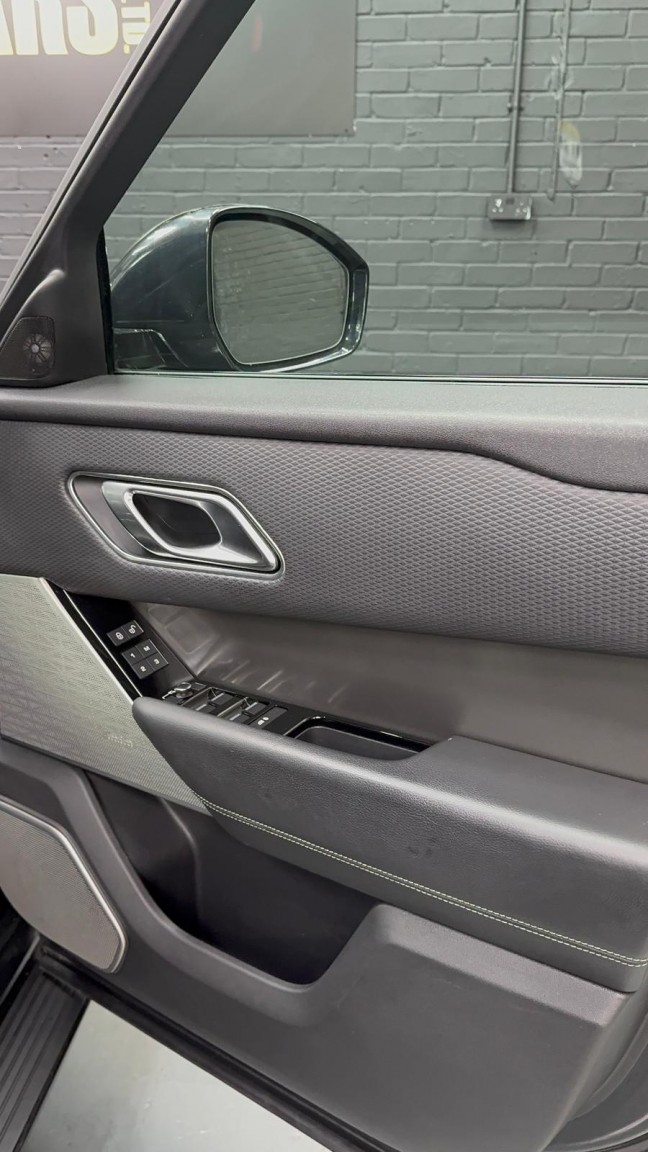 Used Land Rover Range Rover Velar 2017 for sale - 77662191: Photo 23