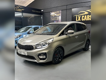 Used Kia Carens 2017 for sale - 79073699: Photo