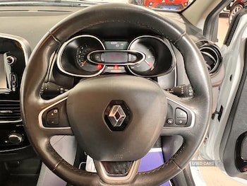Used Renault Clio 2017 for sale - 75609959: Photo