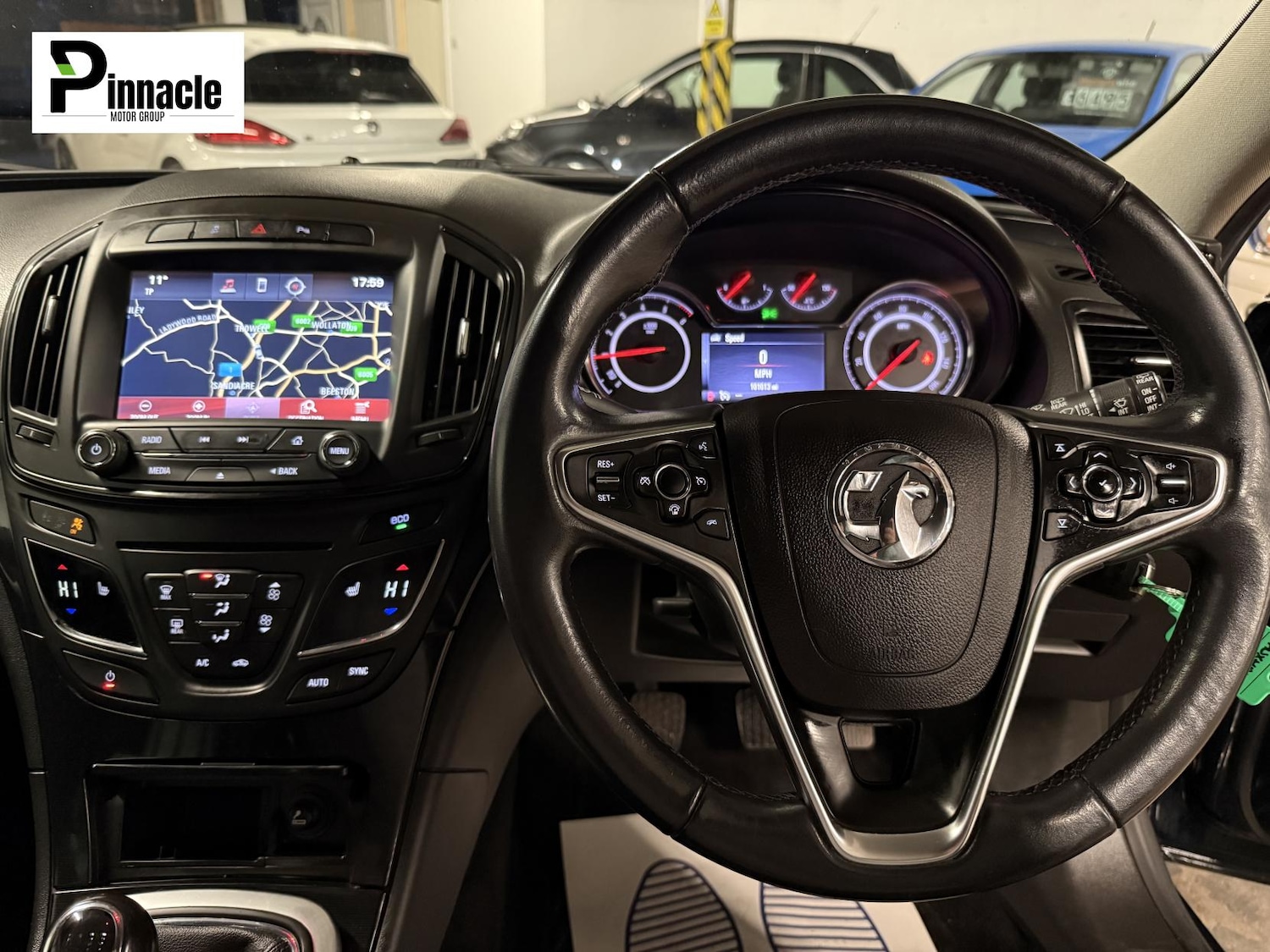 Used Vauxhall Insignia 2015 for sale - 77656689: Photo 2