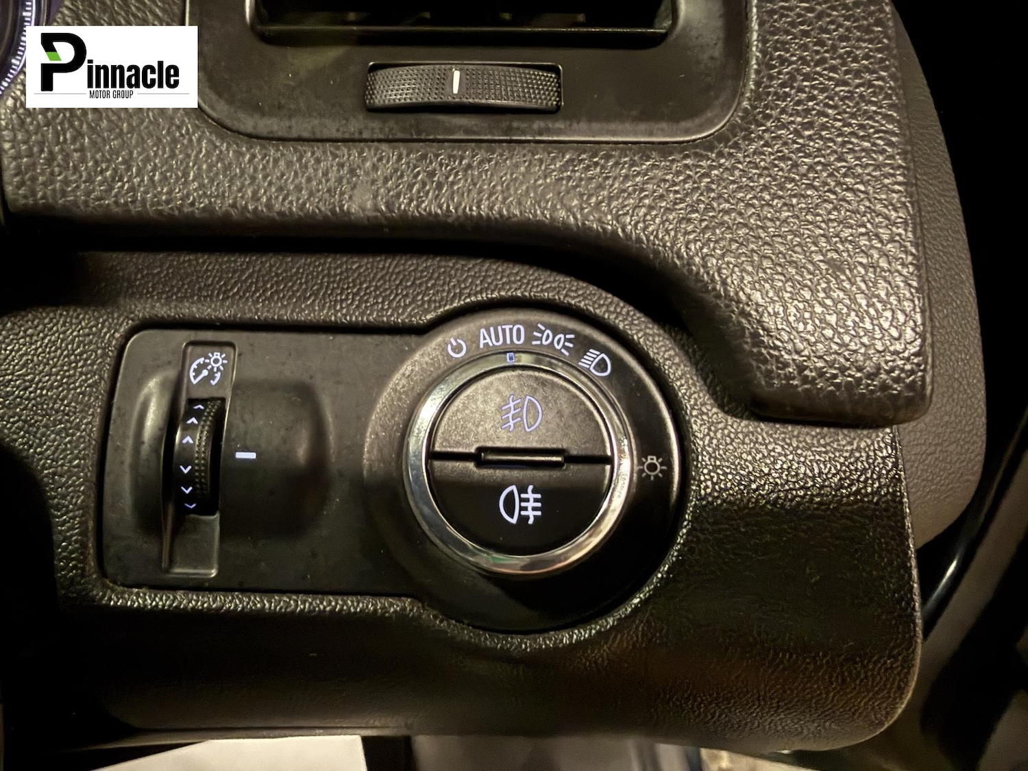 Used Vauxhall Insignia 2015 for sale - 77656689: Photo 25