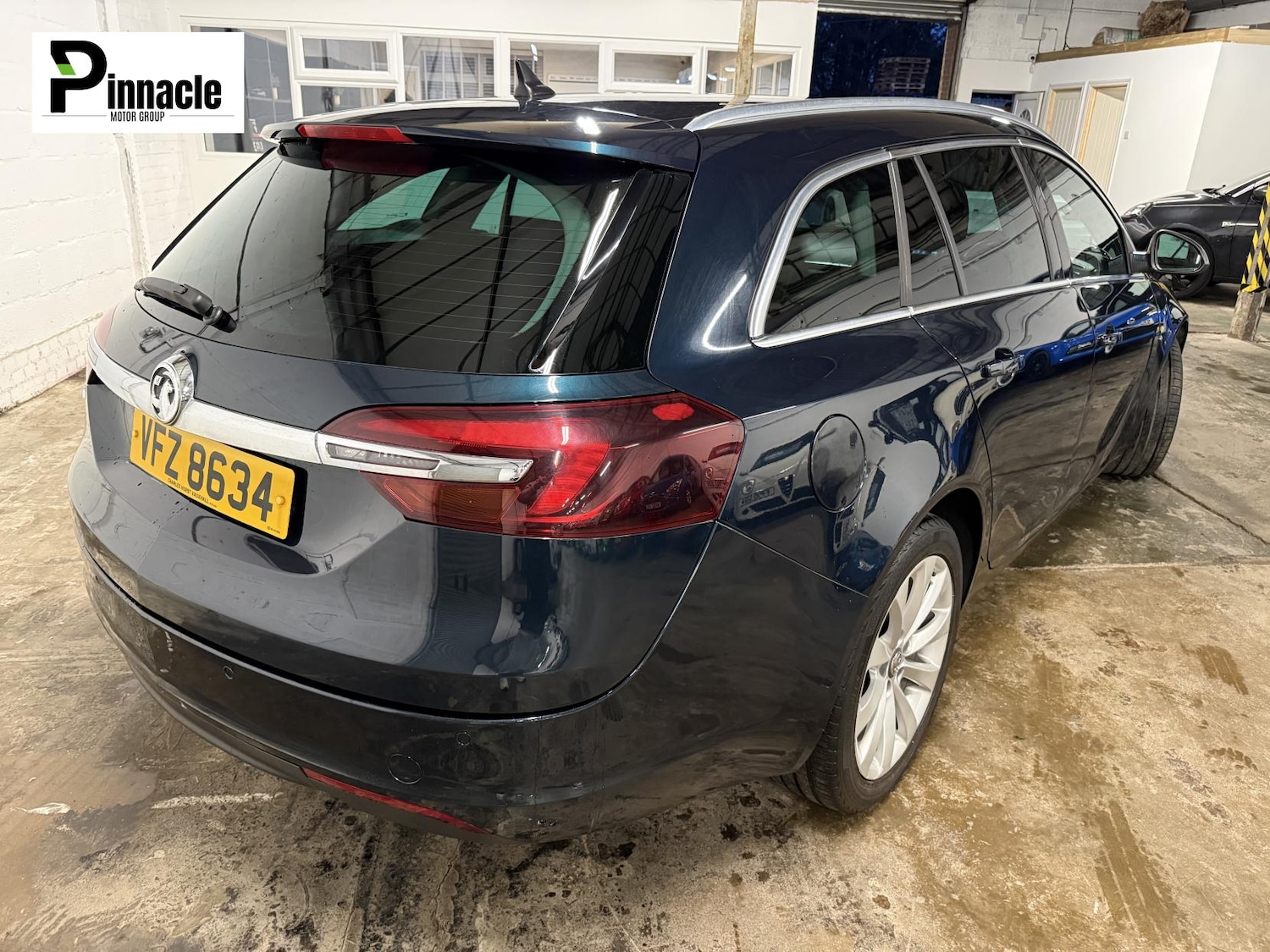 Used Vauxhall Insignia 2015 for sale - 77656689: Photo 3