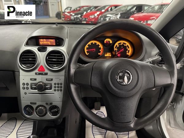 Used Vauxhall Corsa 2014 for sale - 76306118: Photo 2