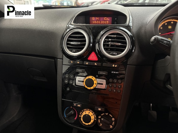 Used Vauxhall Corsa 2014 for sale - 75472927: Photo 2