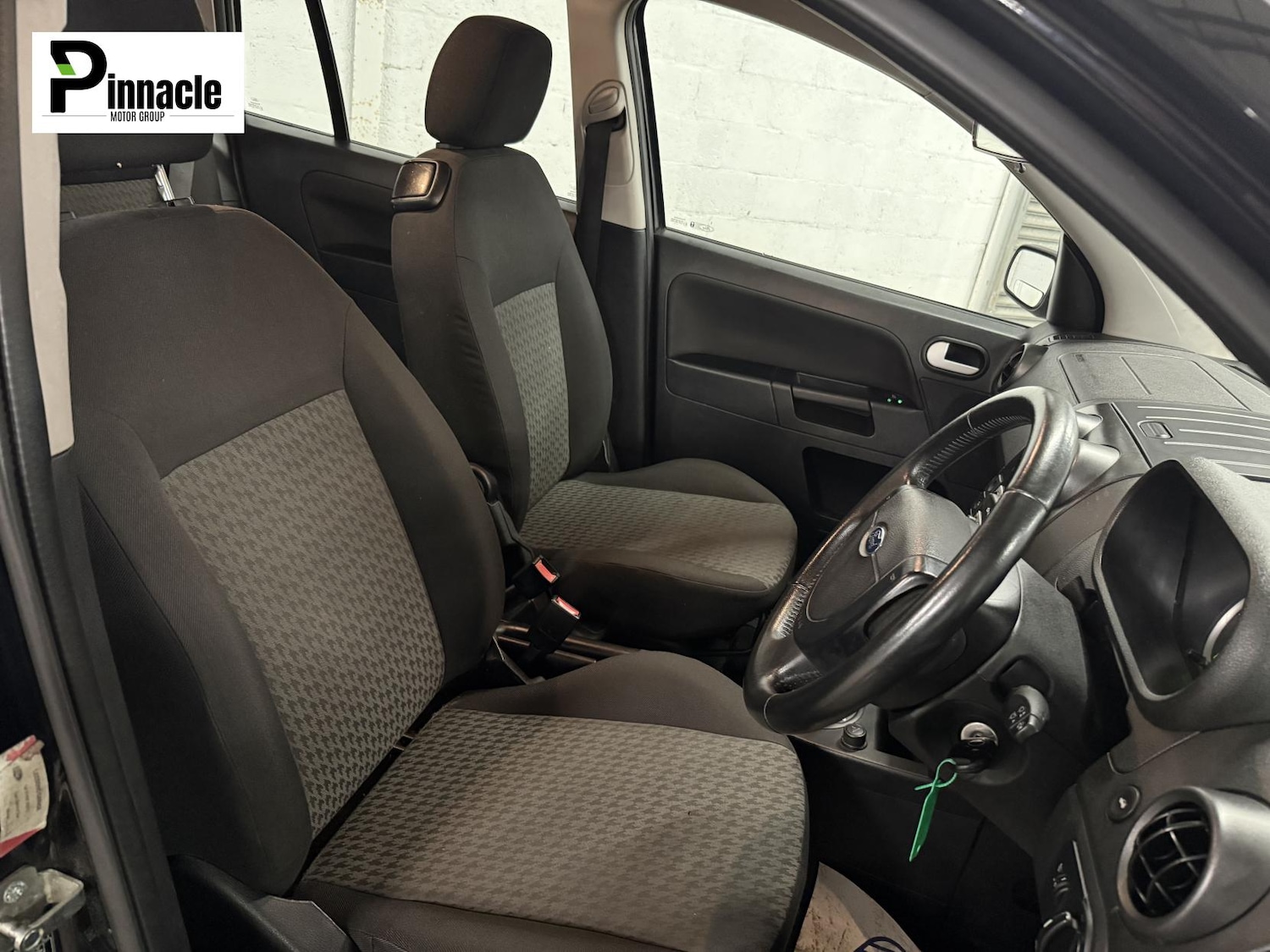 Used Ford Fusion 2004 for sale - 77385612: Photo 12