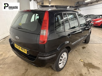 Used Ford Fusion 2004 for sale - 77385612: Photo