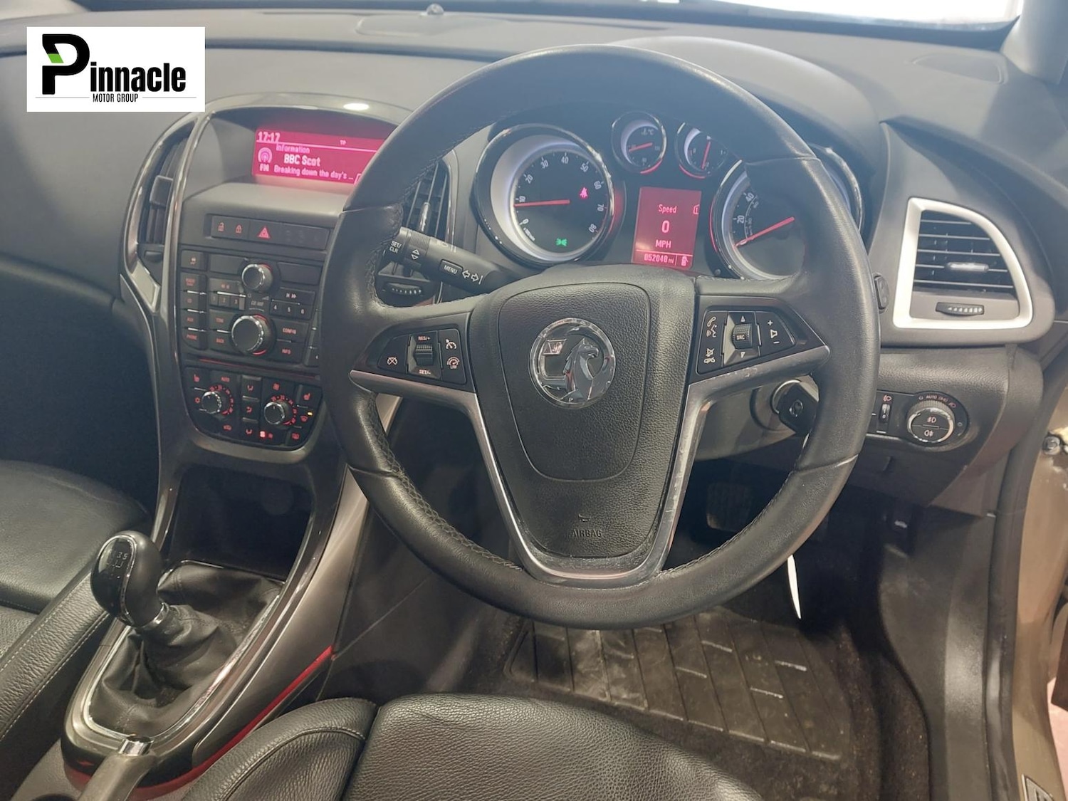 Used Vauxhall Astra 2014 for sale - 77420629: Photo 2