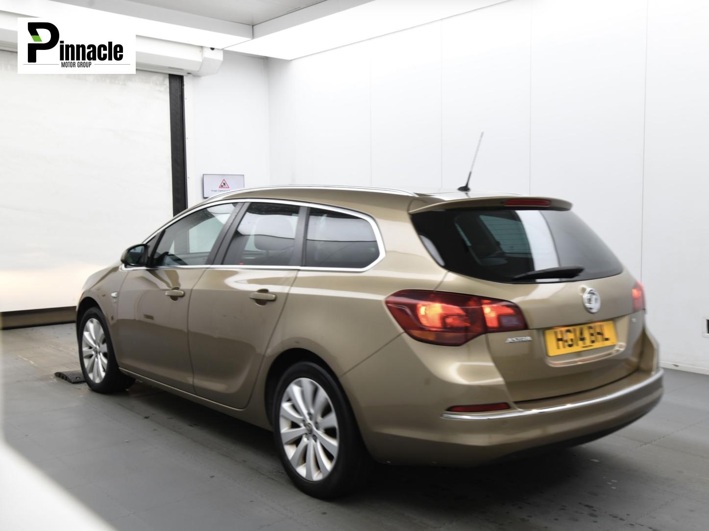 Used Vauxhall Astra 2014 for sale - 77420629: Photo 3