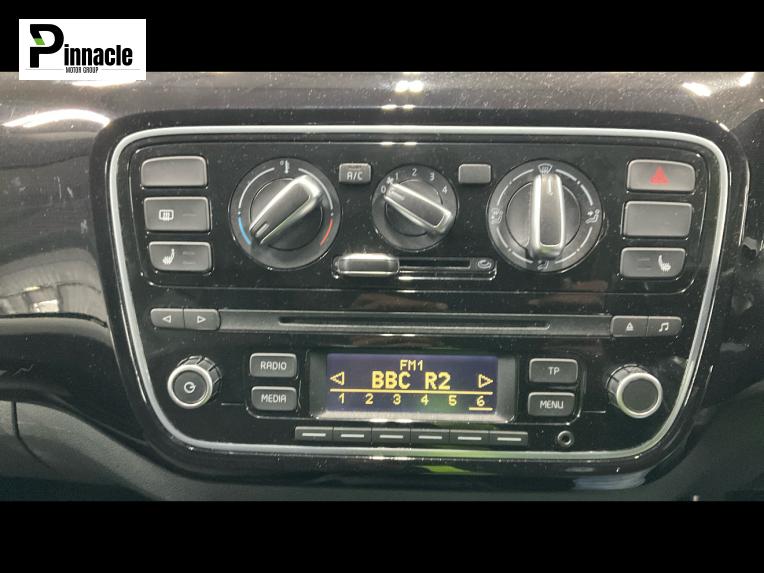 Used Volkswagen up! 2015 for sale - 76722774: Photo 2