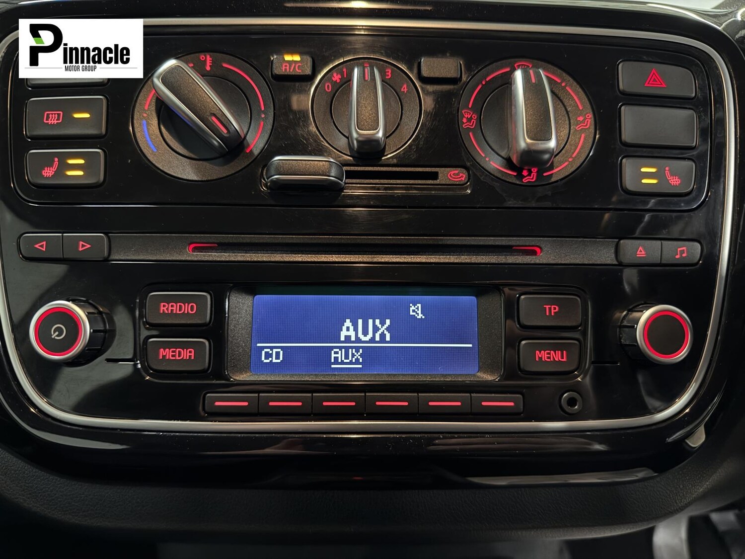 Used Volkswagen up! 2015 for sale - 76722774: Photo 24