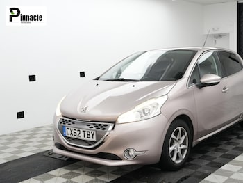 Peugeot - 208
