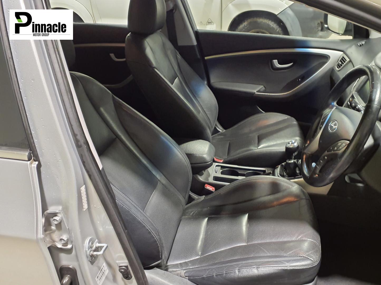 Used Hyundai i30 2015 for sale - 76726204: Photo 2