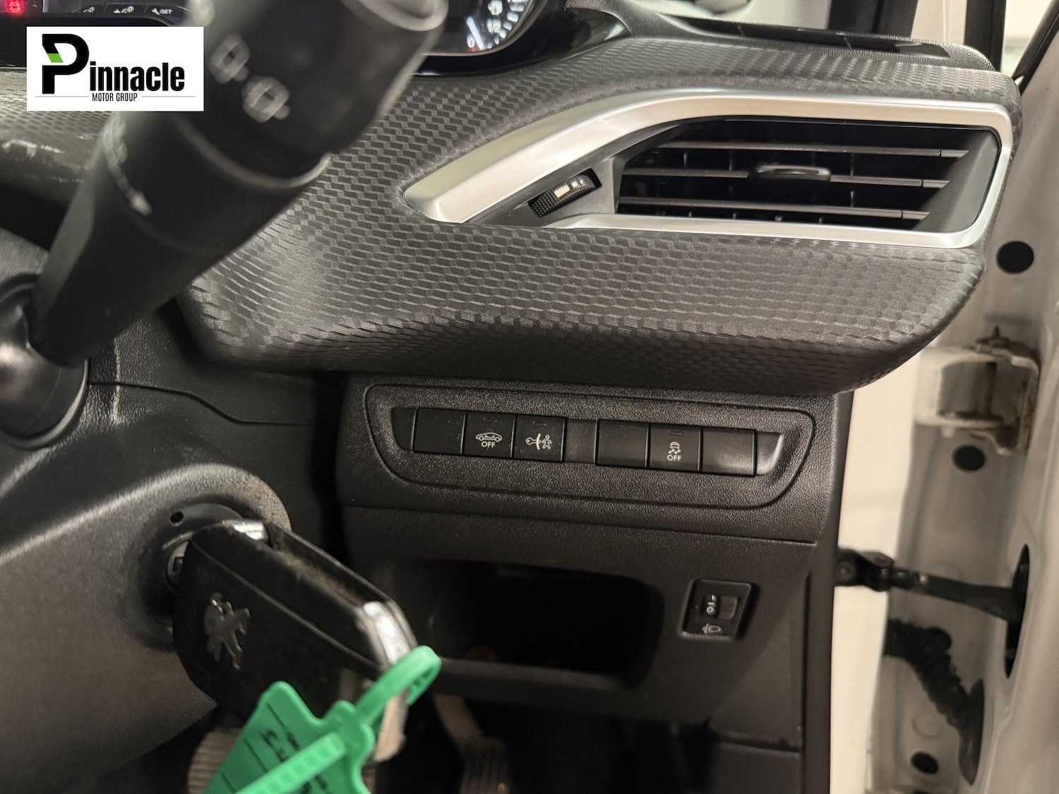 Used Peugeot 2008 2016 for sale - 76249976: Photo 18