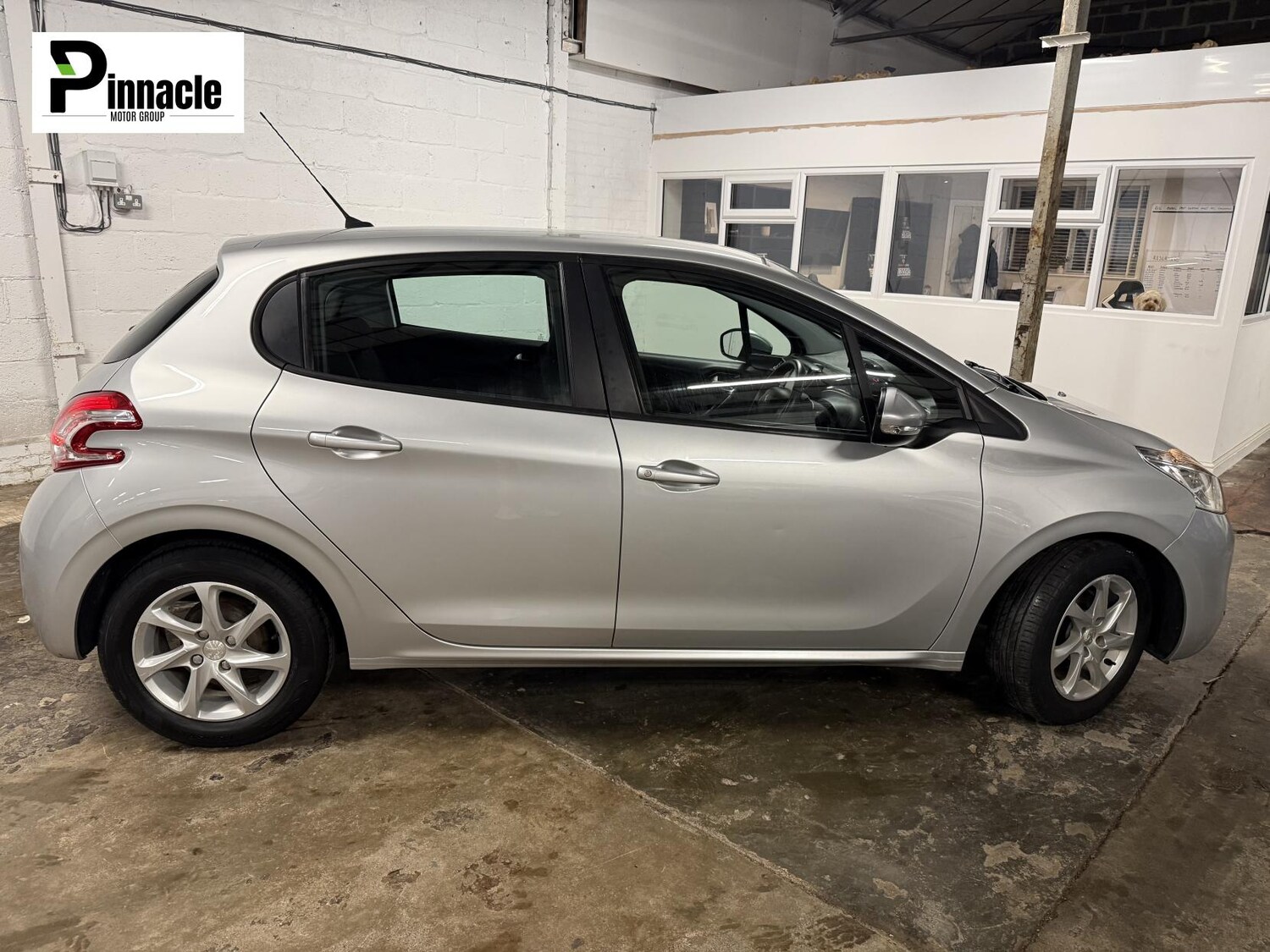 Used Peugeot 208 2014 for sale - 77694713: Photo 10