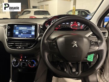 Used Peugeot 208 2014 for sale - 77694713: Photo