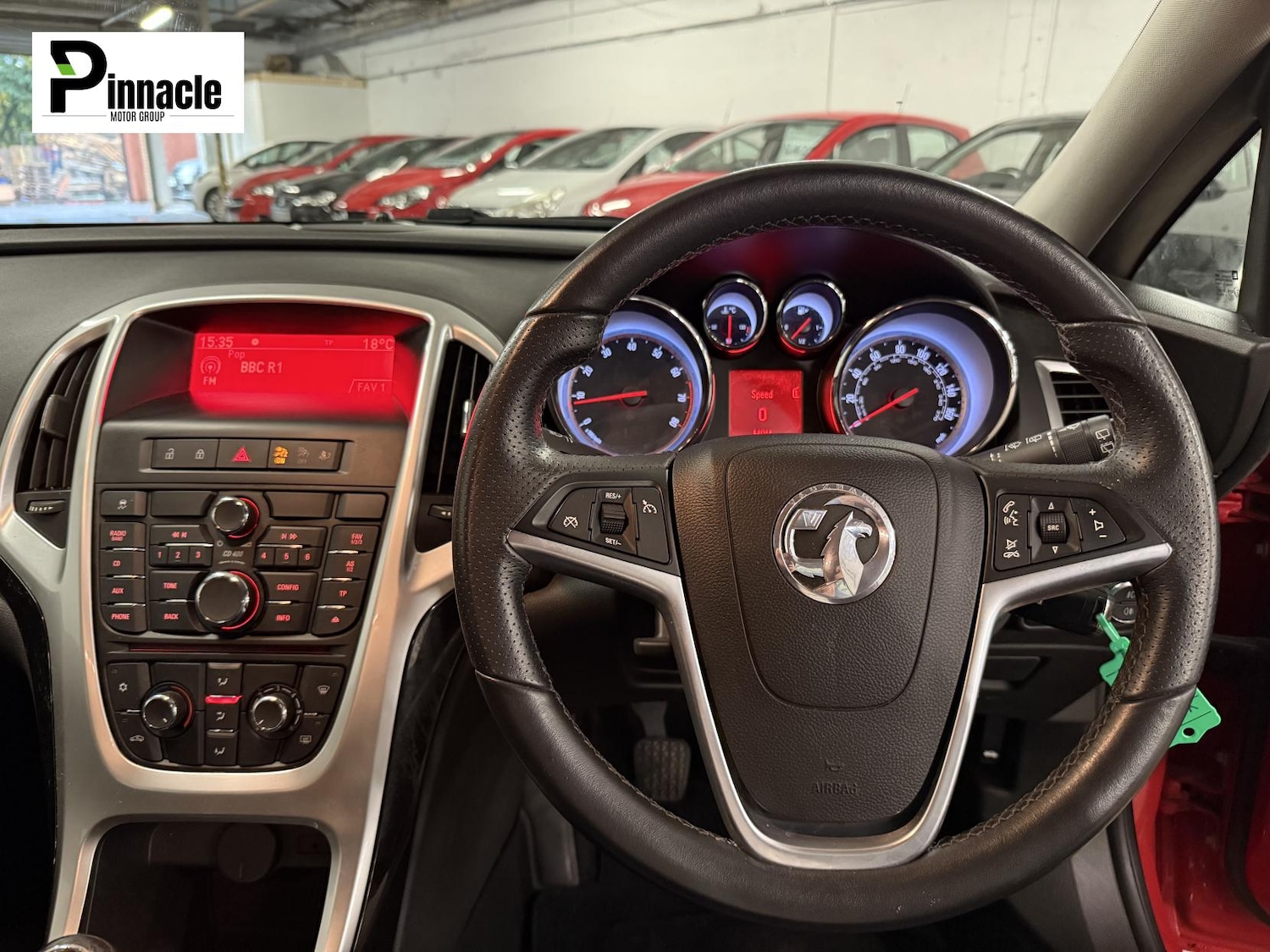 Used Vauxhall Astra 2012 for sale - 77578386: Photo 2