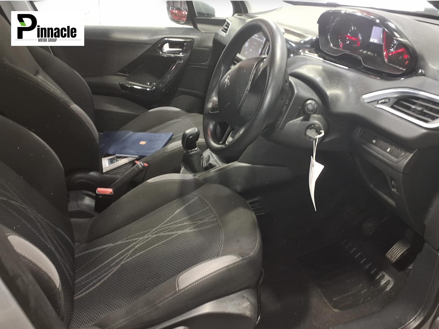 Used Peugeot 208 2014 for sale - 77476655: Photo 2