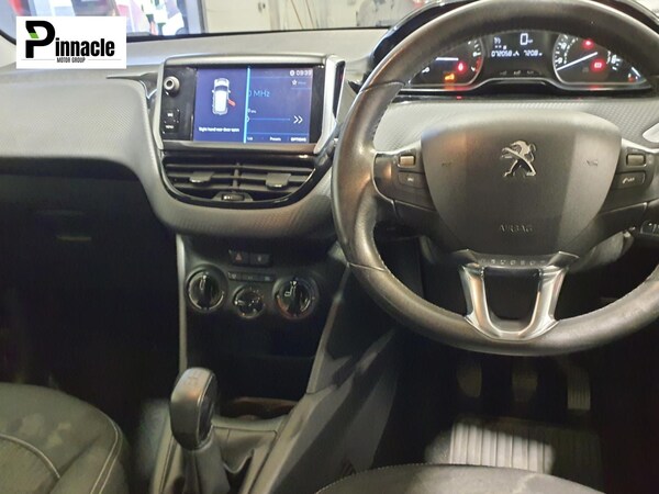 Used Peugeot 208 2018 for sale - 76266326: Photo 2