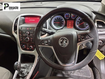 Used Vauxhall Astra 2012 for sale - 76418700: Photo
