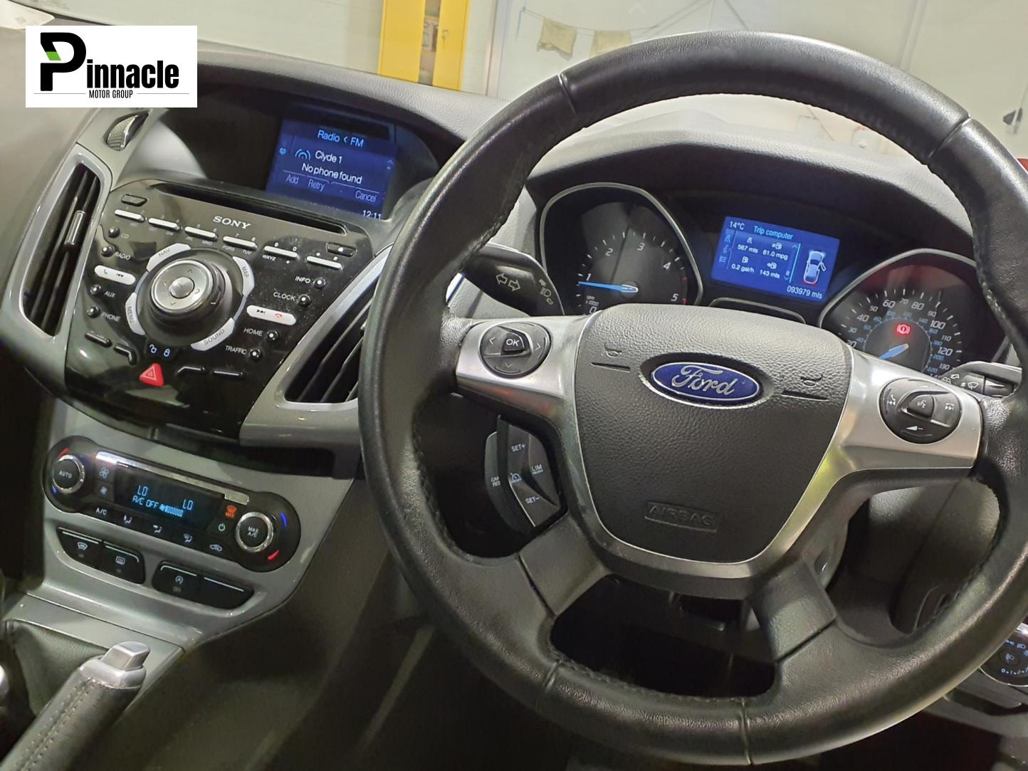 Used Ford Focus 2014 for sale - 76407809: Photo 2