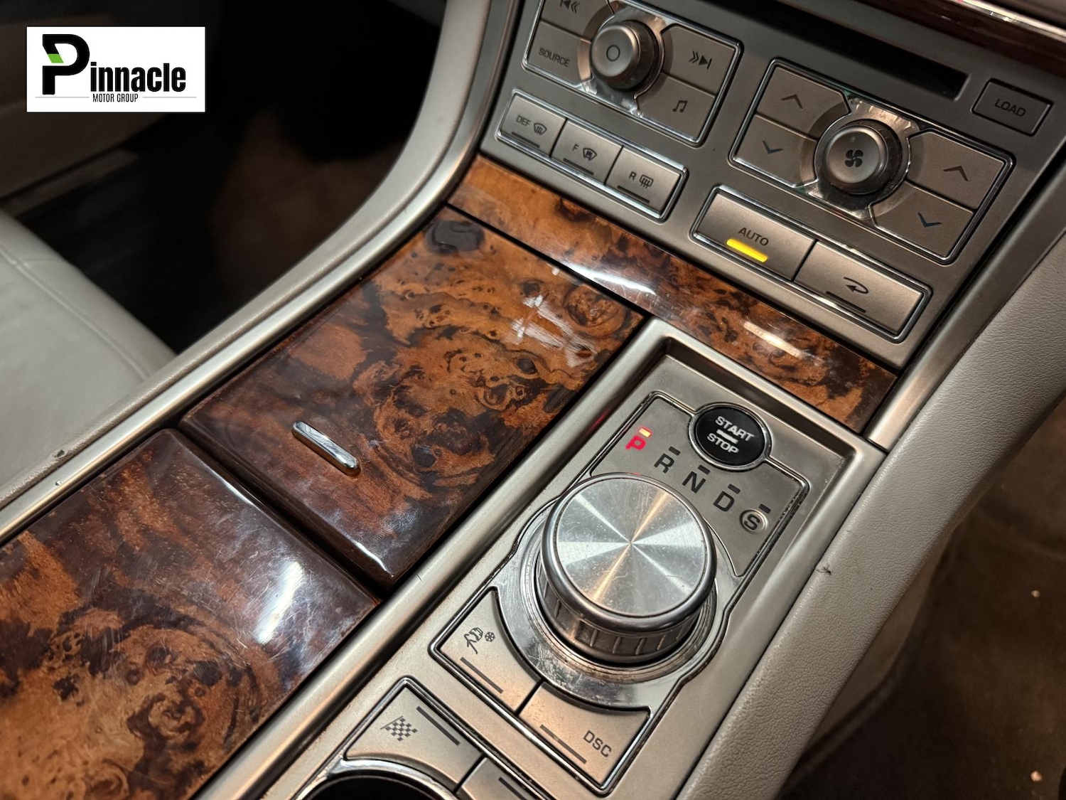 Used Jaguar XF 2010 for sale - 76580918: Photo 11