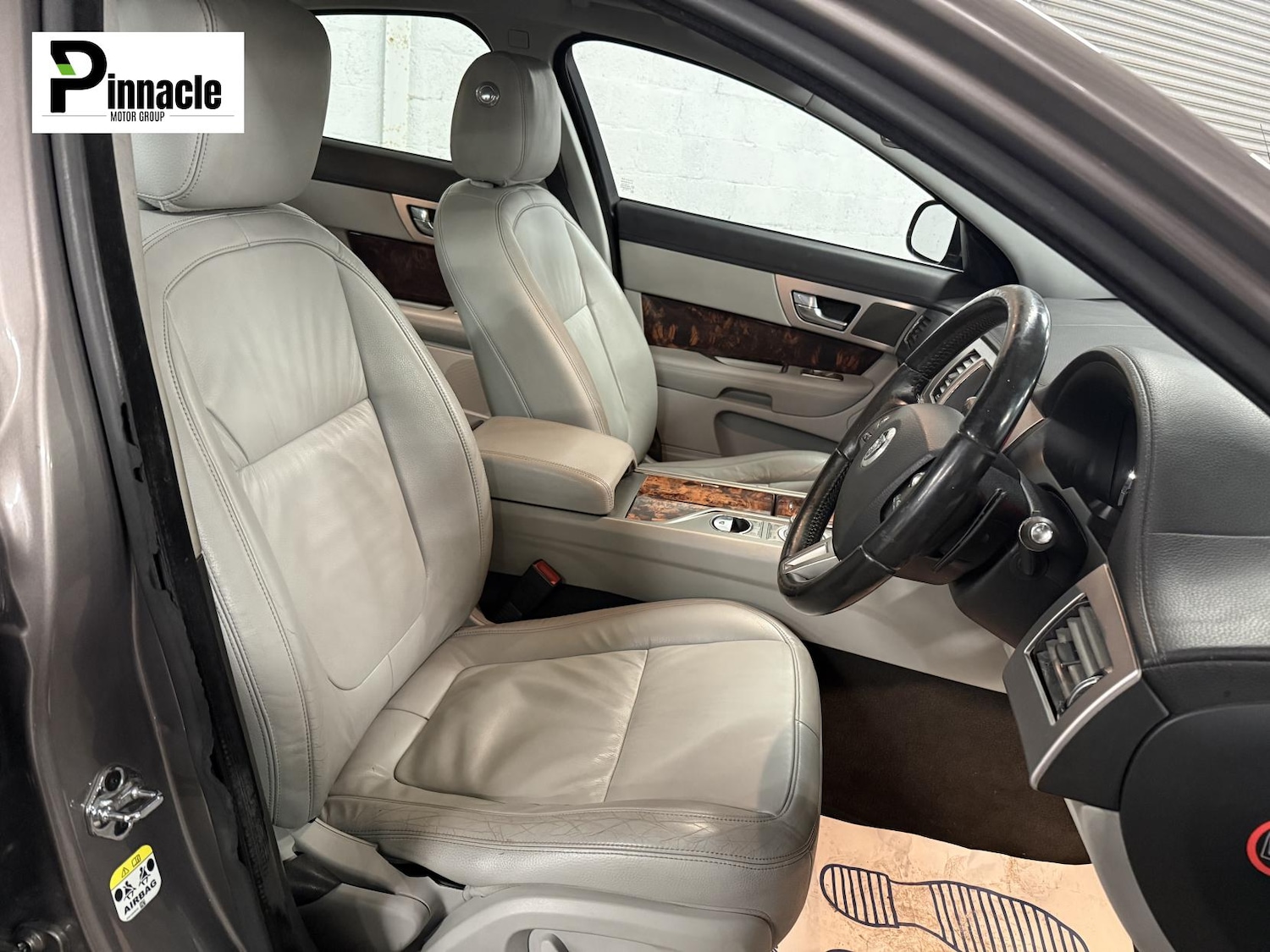 Used Jaguar XF 2010 for sale - 76580918: Photo 21