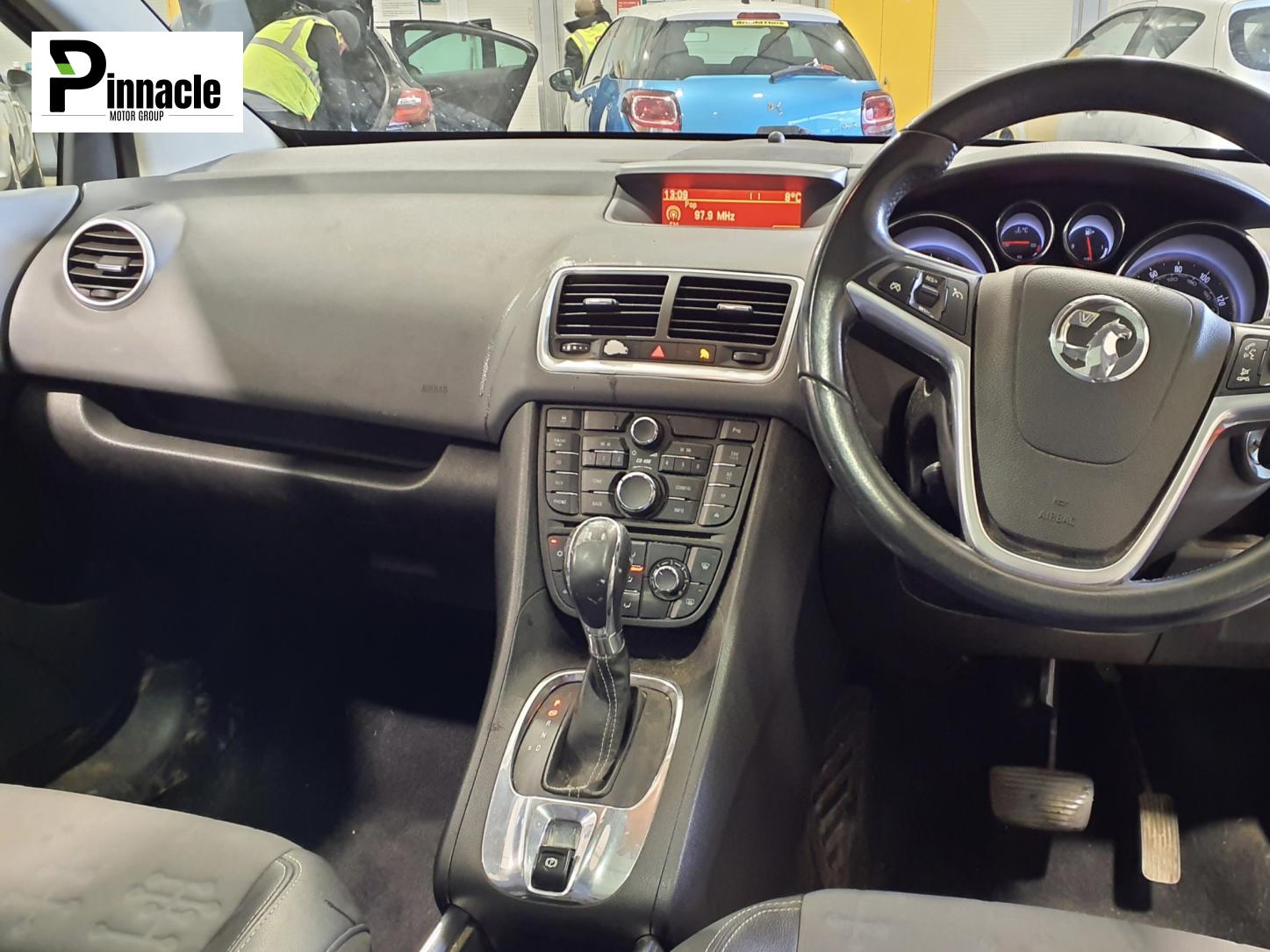 Used Vauxhall Meriva 2011 for sale - 76709827: Photo 2