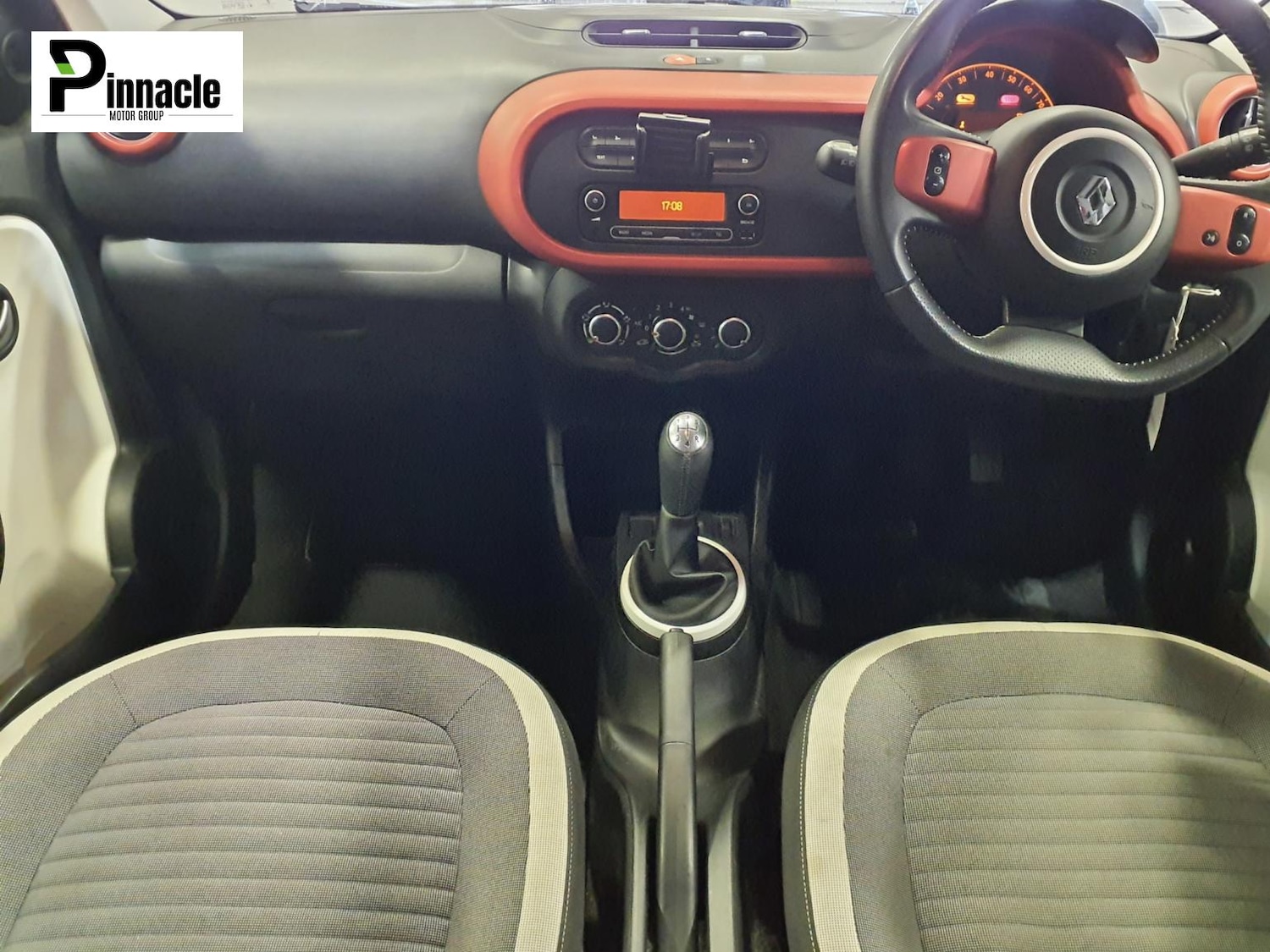 Used Renault Twingo 2015 for sale - 77420621: Photo 2