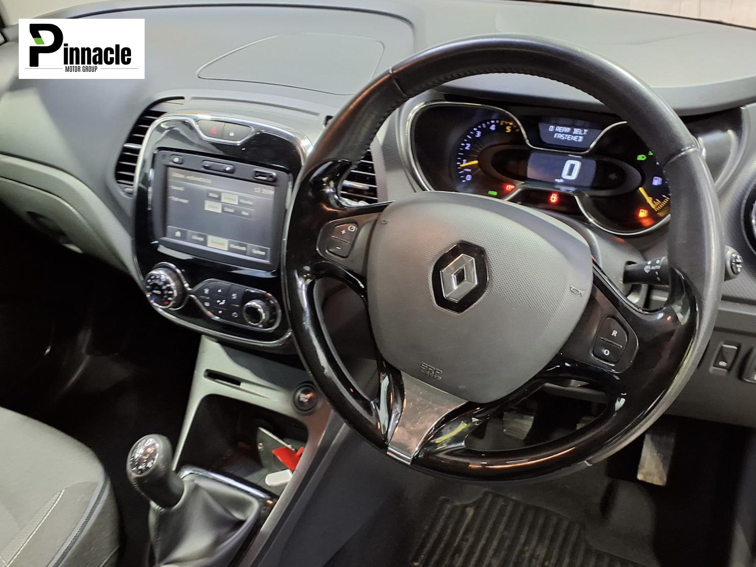 Used Renault Captur 2014 for sale - 78109636: Photo 2