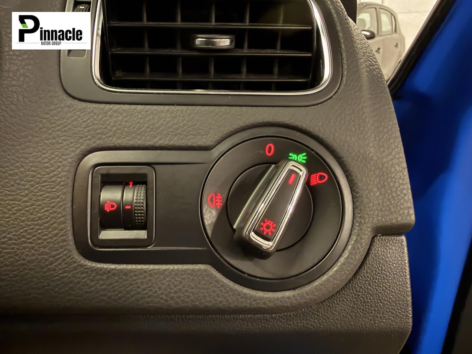 Used Volkswagen Polo 2015 for sale - 76975381: Photo 18