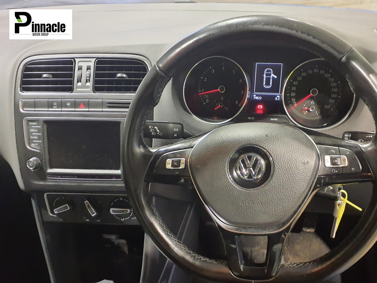 Used Volkswagen Polo 2015 for sale - 76975381: Photo 2
